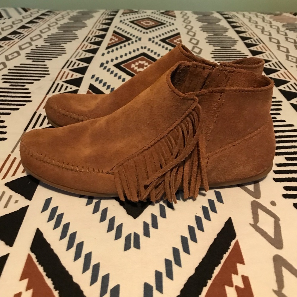 Minnetonka Zip-up Booties